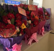 花送雷鋒手，情暖雷鋒心——“萬朵鮮花送雷鋒”活動溫暖落幕